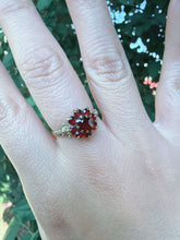 Vintage 9ct Gold Garnet Daisy Cluster Ring Size L 1/2