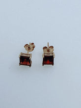 Vintage 9ct Gold Garnet Square Earrings Studs