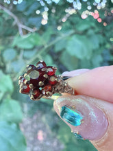 Vintage 9ct Gold Garnet Daisy Cluster Ring Size L 1/2