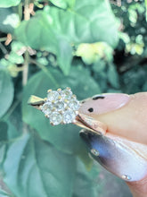 Vintage 9ct Gold Diamond Daisy Ring Size M