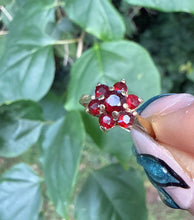 Vintage London 9ct Gold Garnet Daisy Ring Size J 1977