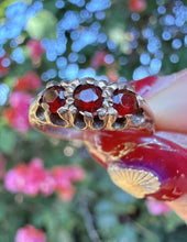 Vintage 1980s 9ct Gold Garnet Trilogy Ring Size I½