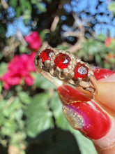 Vintage 1980s 9ct Gold Garnet Trilogy Ring Size I½
