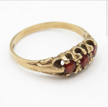 Vintage 1980s 9ct Gold Garnet Trilogy Ring Size I½