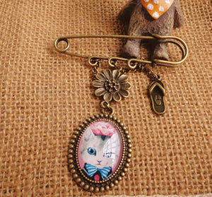 1 Women Girl Beard Retro Vintage Look Cameo Scarf Collar Hat brooch Brooche Pin