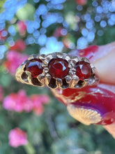 Vintage 1980s 9ct Gold Garnet Trilogy Ring Size I½