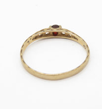 Vintage Dainty 9ct Yellow Gold Garnet Ring Size M