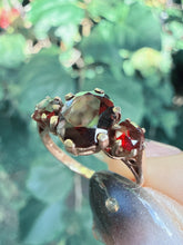 Vintage 1973 9ct Gold Garnet Trilogy Ring Size K