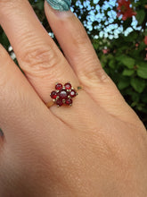 Vintage London 9ct Gold Garnet Daisy Ring Size J 1977