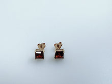 Vintage 9ct Gold Garnet Square Earrings Studs