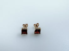 Vintage 9ct Gold Garnet Square Earrings Studs