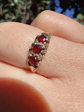 Vintage 1980s 9ct Gold Garnet Trilogy Ring Size I½