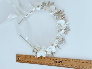 White Floral Bridal Headband – Handmade Wedding Hairpiece