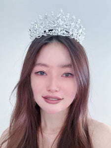 Silver Crystal Bow Pearl Tiara - Elegant Tiara for Weddings & Events