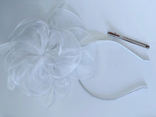White Melbourne Race Cup Hat Clip