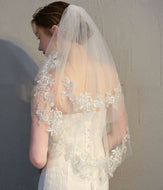 Women Creamy white Bride Wedding Wedding Frilly lace Hair head Veil WITH COMB