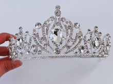 Heart-Shaped Silver Crystal Tiara – Elegant Bridal & Prom Rhinestone Crown for Women