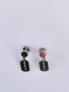 1 Pair MENS Women Titanium Stainless Steel razor blade Novelty Gothic Earrings