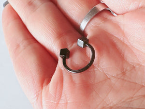1x Black 316L Stainless Steel Titanium Hoof Helix Hoop Loop dangle Earrings Stud
