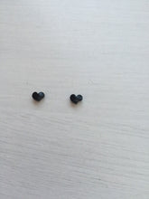 Women Ladies Black Heart love Magnetic No Piercing Ear Hole Earrings Ear Studs