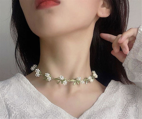 Women Little White Flower Green Leaf Retro Party Short Necklace Choker Gift her