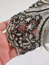 Women Hollywood Fancy Fingerless Retro Gold Embroidery Short Lace Black Gloves