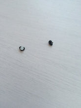 Women Ladies Black Heart love Magnetic No Piercing Ear Hole Earrings Ear Studs