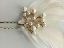 Women Bride Wedding White Feather Race Melbourne Cup Hair Clip Pin Fascinator