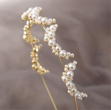 Elegant Pearl Moon Tiara – Gold Crecent Headband