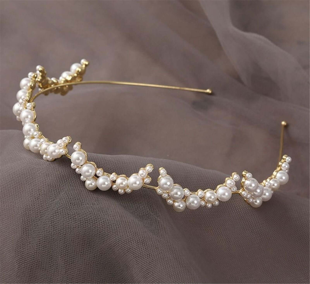 Elegant Pearl Moon Tiara – Gold Crecent Headband