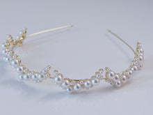 Elegant Pearl Moon Tiara – Gold Crecent Headband